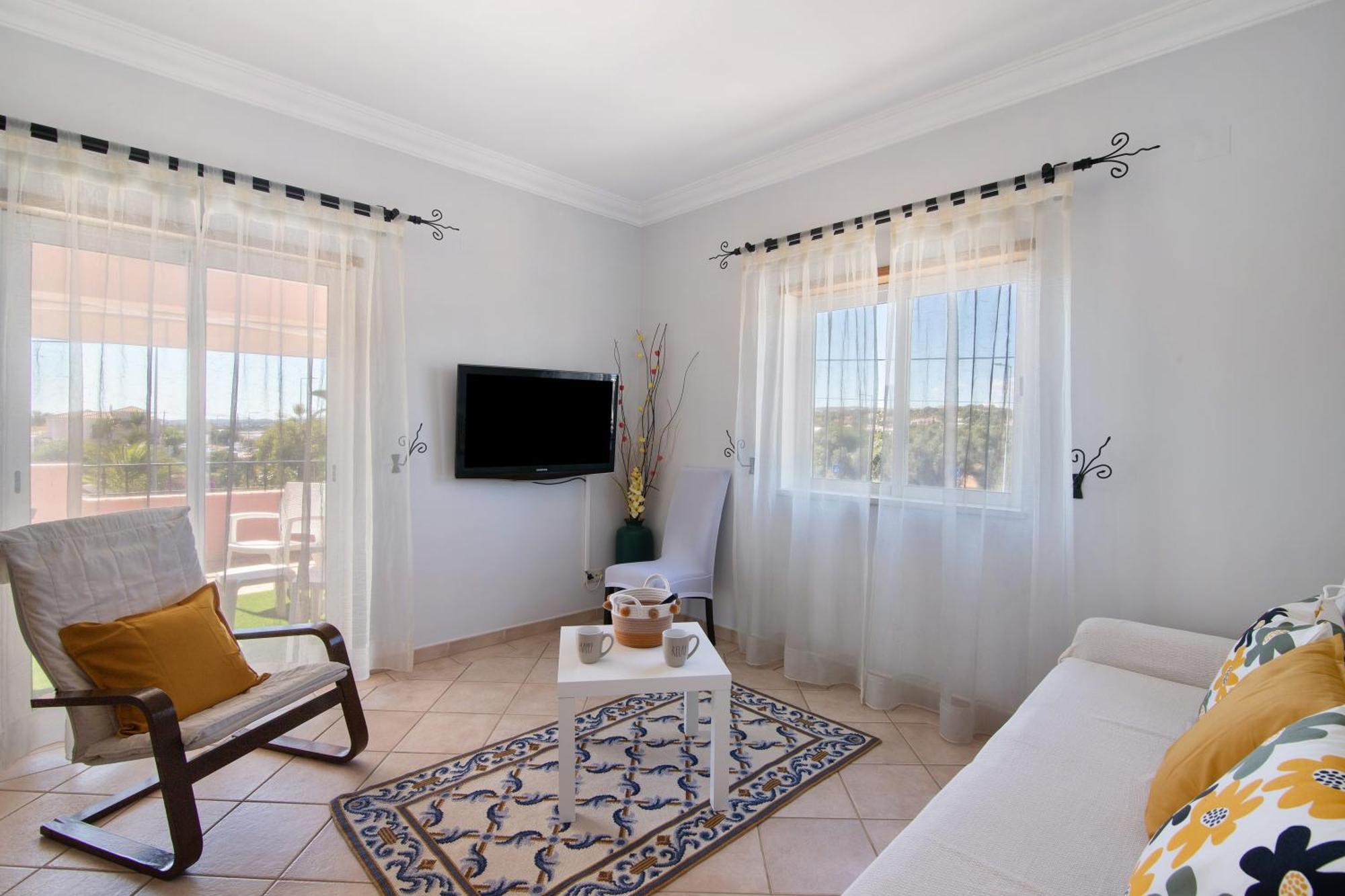 J R Dream House Apartment *