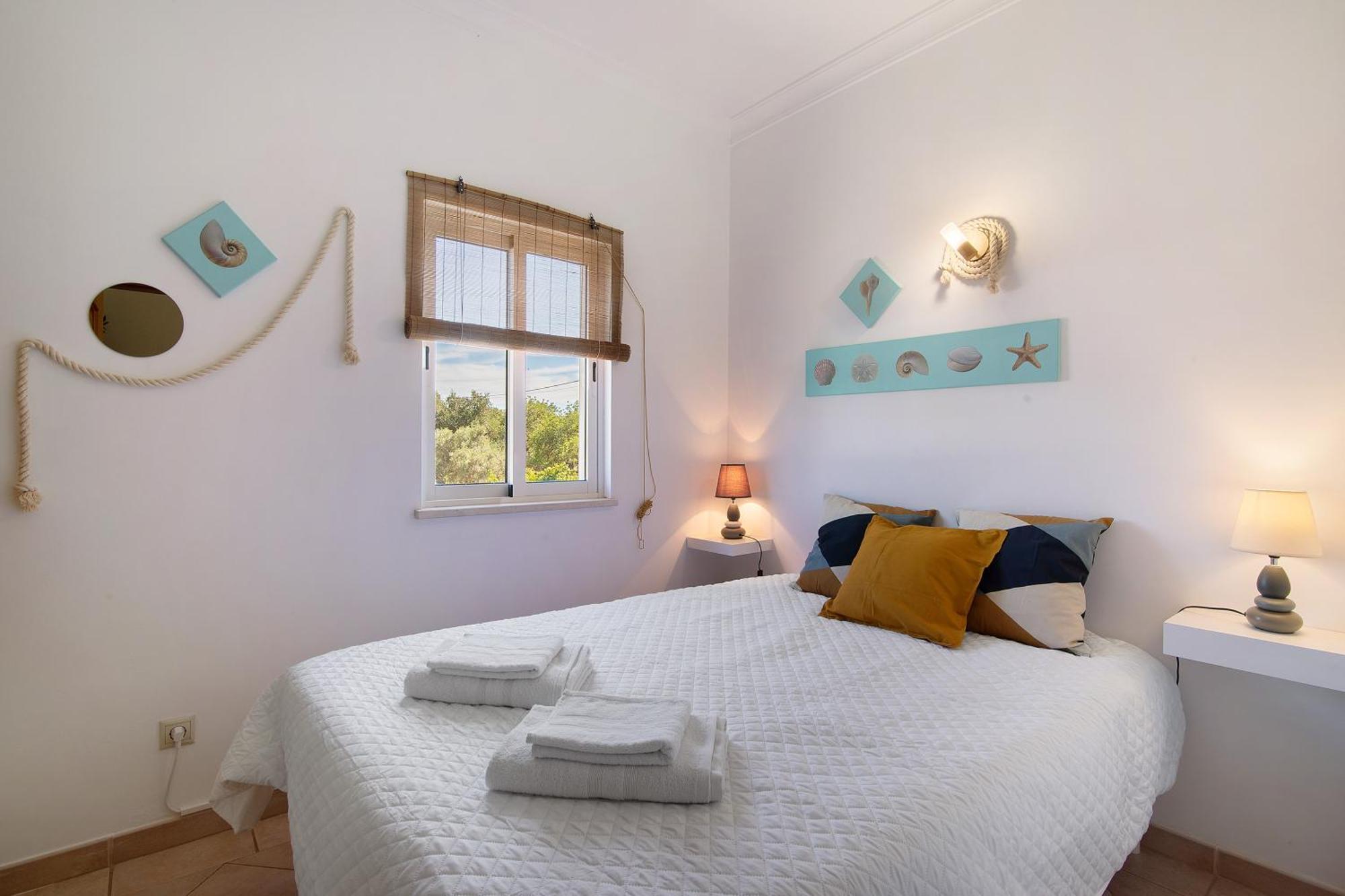 J R Dream House Apartment
