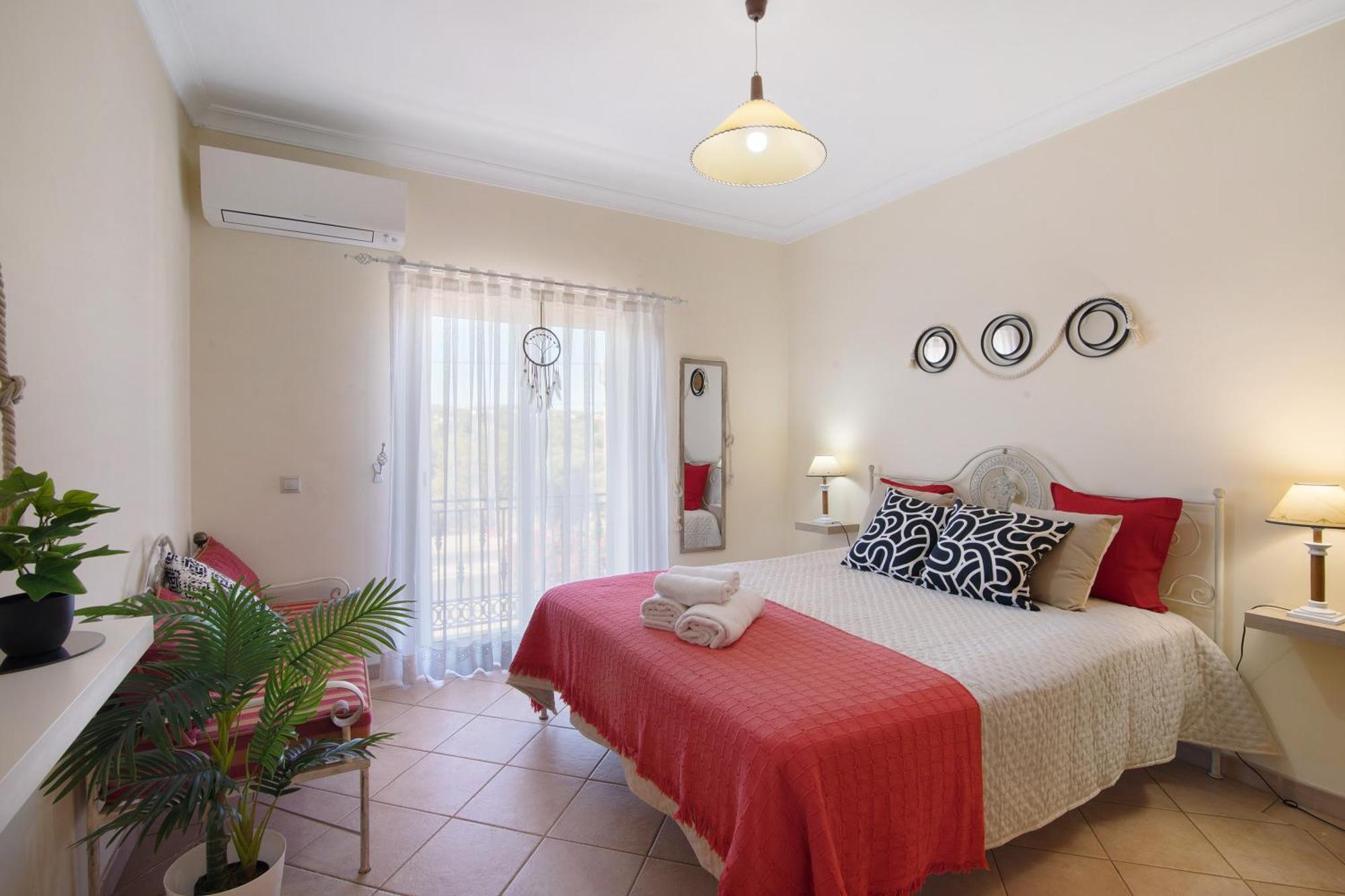 J R Dream House Quarteira